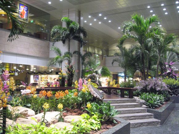 1280px-Changi_Airport,_Terminal_2,_Restricted_Area_9